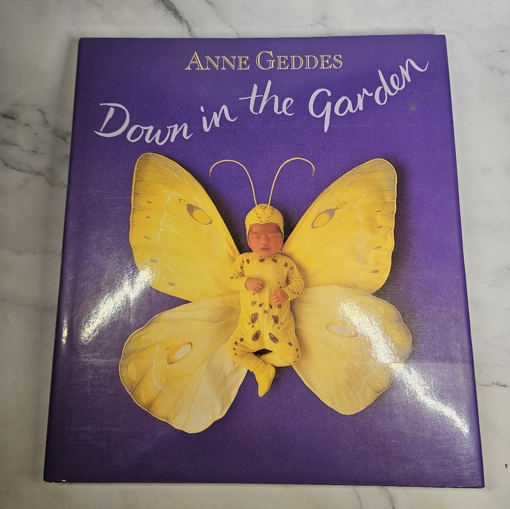 *PRICE FIRM*  Vintage Classic Anne Geddes Down in the Garden Coffee Table Book